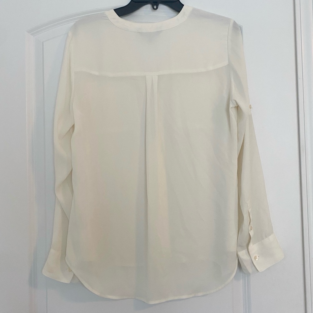Express Ivory Top - Picture 2 of 3